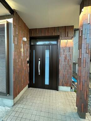 「玄関」建具交換済。