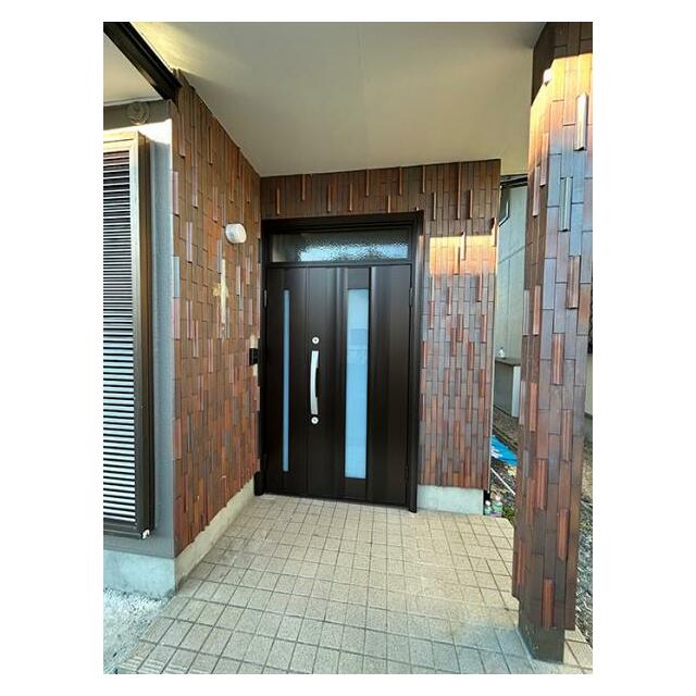 「玄関」建具交換済。