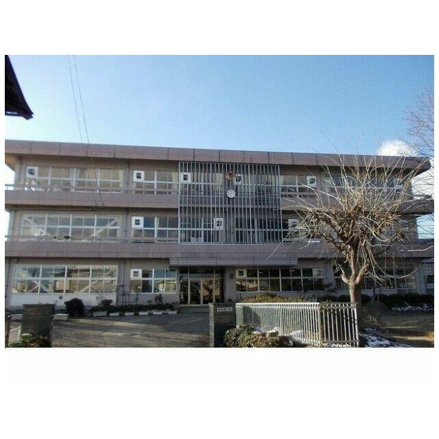 醸芳小学校まで700m