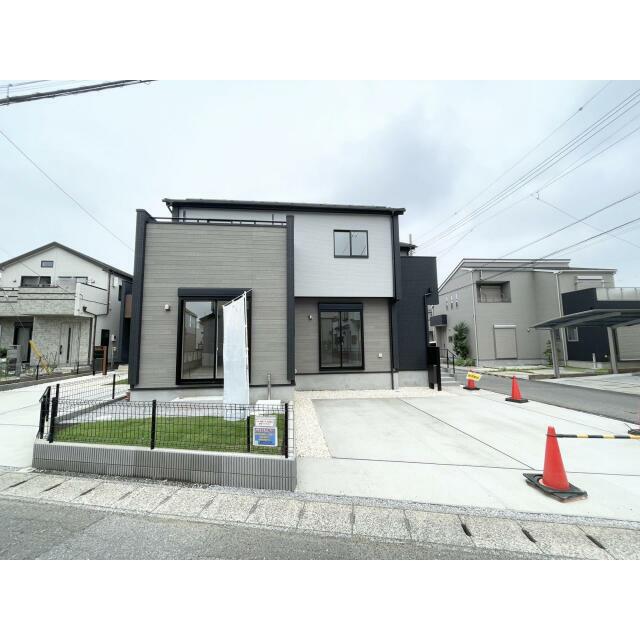 【外観写真】太陽光パネル標準装備◎。環境にやさしくエコな暮らしが叶います！是非、お気軽にお問い合わせ