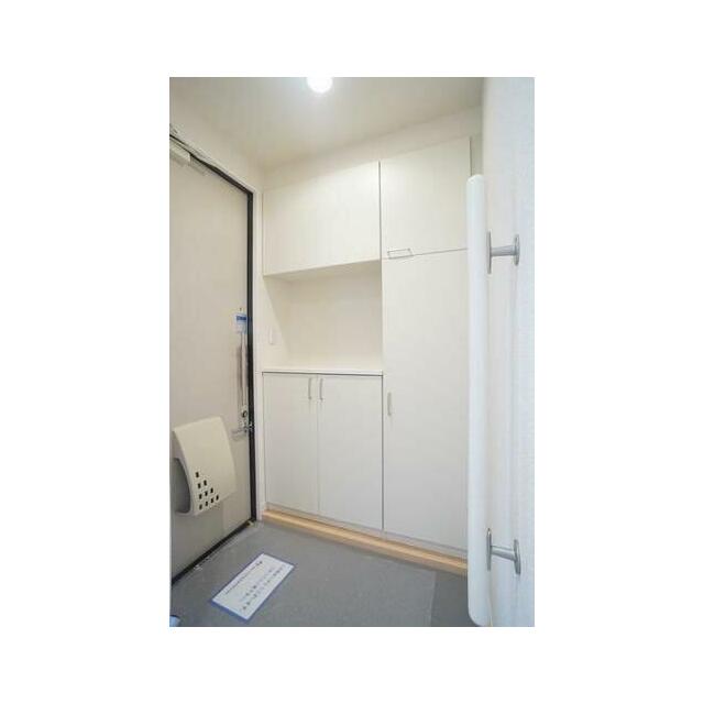 シューズボックスはご覧の通りたっぷりご用意。