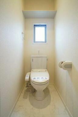 暖房洗浄便座付きのトイレ