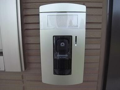 【ＴＶドアホン】来訪者を声と映像で確認できるカラーモニター付ドアホン♪録画機能付きで不在時の来訪者…