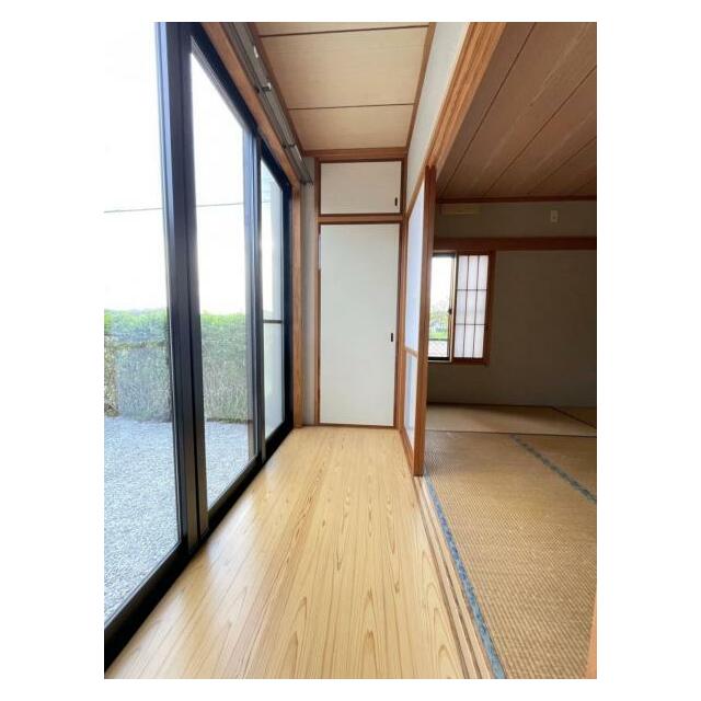 日の差し込む温かみのある広縁です＾＾