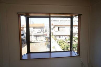 出窓　（洋室：10.5帖）　※前回募集時