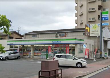 ファミリーマート　小倉上到津二丁目店