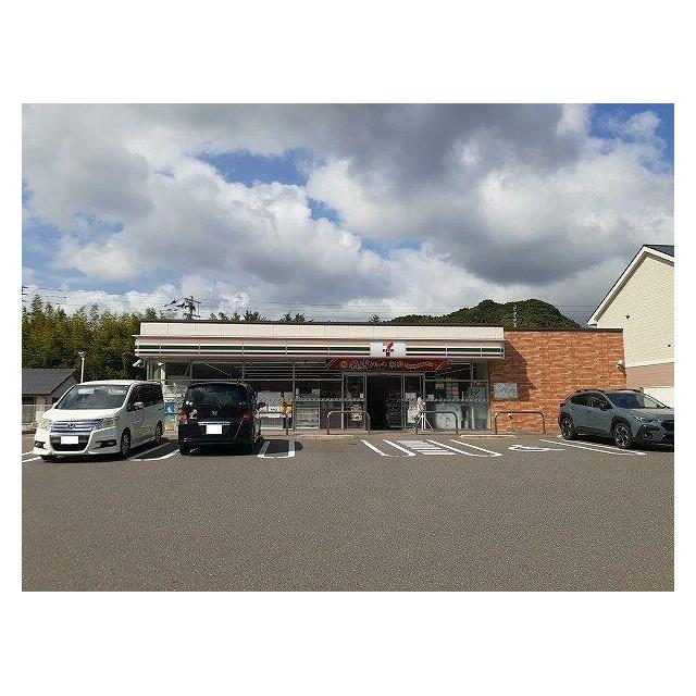セブン-イレブン伊万里松島町店まで650m