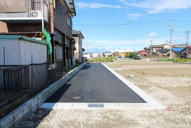 11月1日撮影 前面道路（南→北）