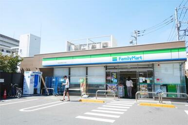 ファミリーマート　世田谷弦巻五丁目店