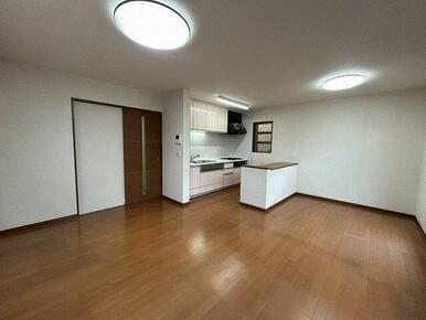 ＬＤＫ　約１４．７帖のお部屋の大きさがございます。
