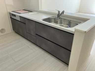 汚れ知らずのIHクッキングヒーターは料理好きの強い味方（1号棟）