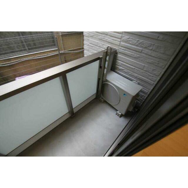 【バルコニー】天気の良い日は外で洗濯物を干す事が出来ます♪