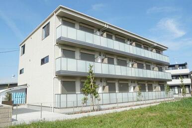 つくばエクスプレス「三郷中央駅」徒歩１５分　３階建てマンション