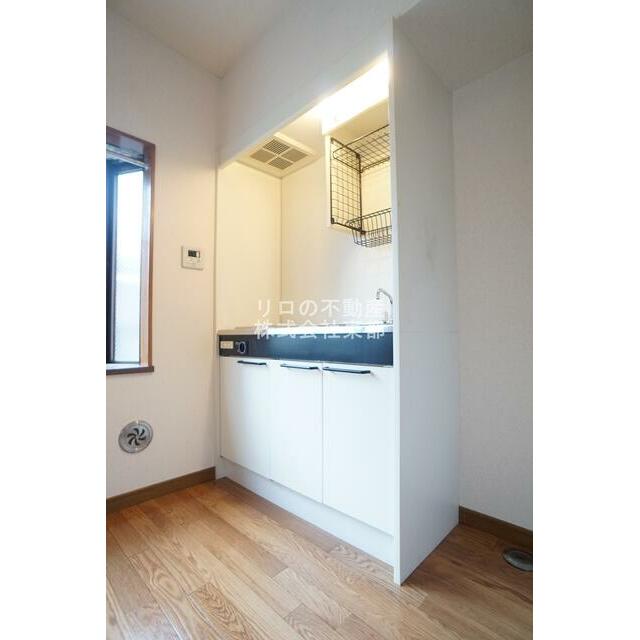 お掃除もラクラクで手間いらず！IHクッキングヒーター付♪