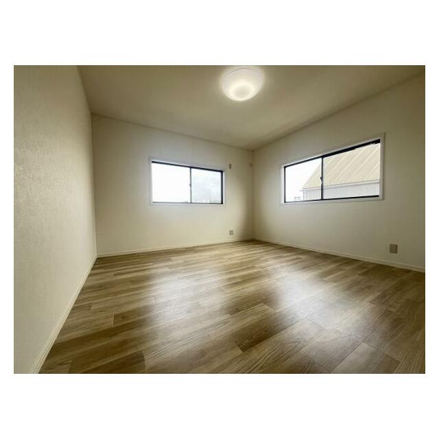 「2F洋室約8.5帖」別アングル