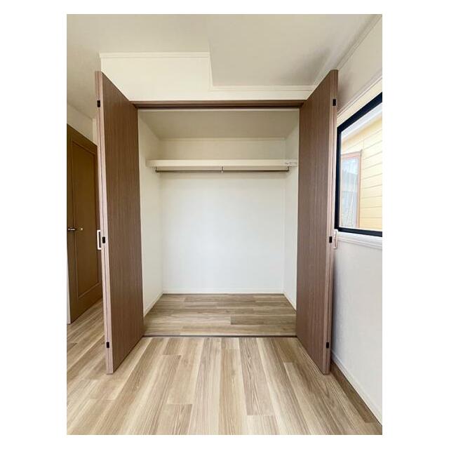 「2F洋室約5帖」クローゼット収納付き