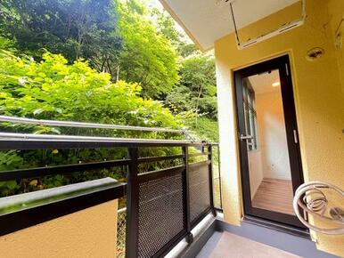 「バルコニー」