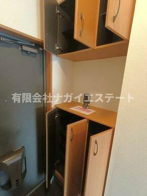 シューズボックス
