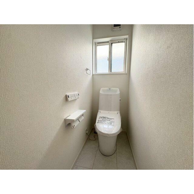 清潔感のあるトイレです