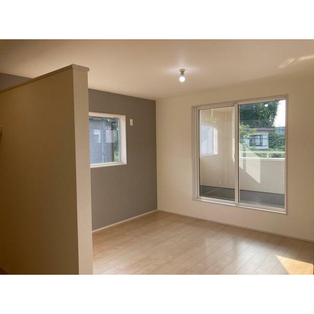 モダンなアクセントクロス採用で壁も一つのインテリア（1号棟）