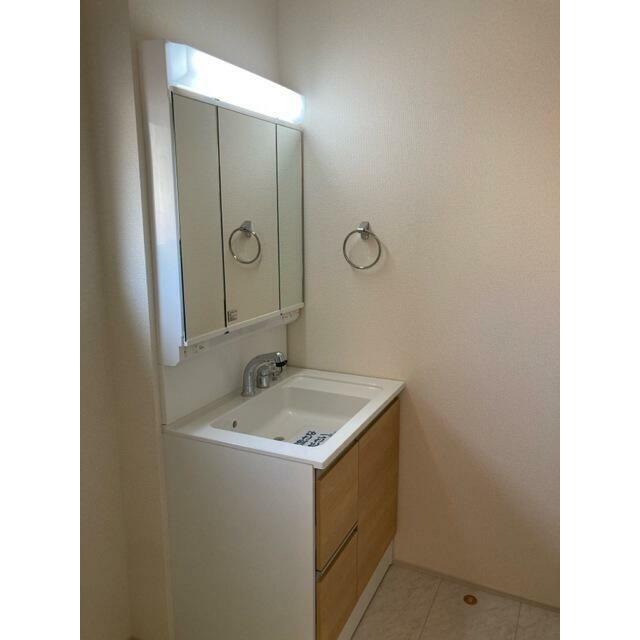 顔を洗って歯磨きもして1日を乗り切るエネルギーをここでチャージ（1号棟）