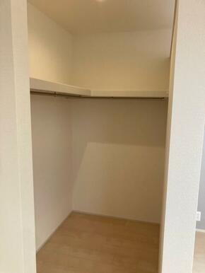 「今日は何着ていこう？」そんな楽しみを味わえる暮らし（1号棟）