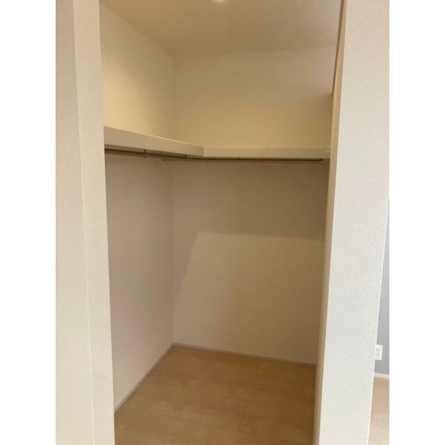 「今日は何着ていこう？」そんな楽しみを味わえる暮らし（1号棟）