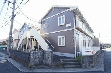 手前がＢ棟、奥がＡ棟です。※外階段タイプ