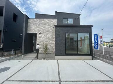 ３ＬＤＫ二階建て。畳コーナーのある１８．５帖ＬＤＫでゆとりのある住まいを。（２０２６年３月撮影）