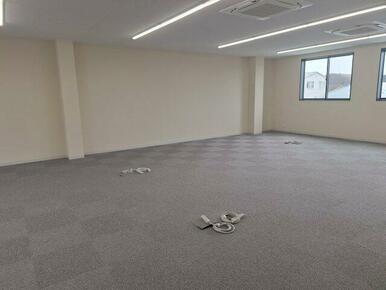 2階事務所 OAフロアになっています