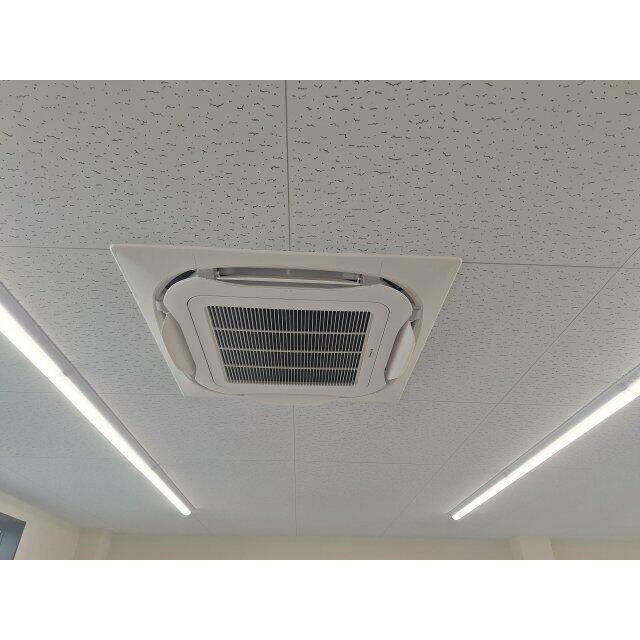 エアコン3基あります