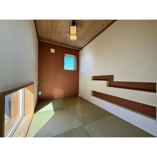 しっかり明かりも取れて、おしゃれなモダン和室。