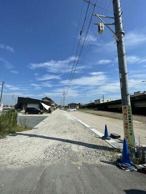 前面道路　北東　北東側より