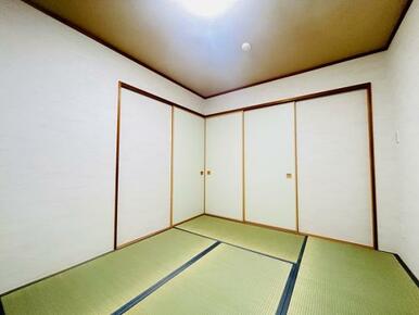 「和室」LDK横に和室6帖スペースあります。