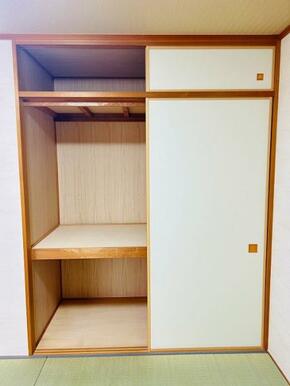「和室」和室にも収納スペースあります。