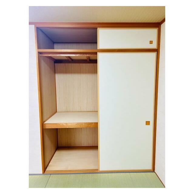 「和室」和室にも収納スペースあります。