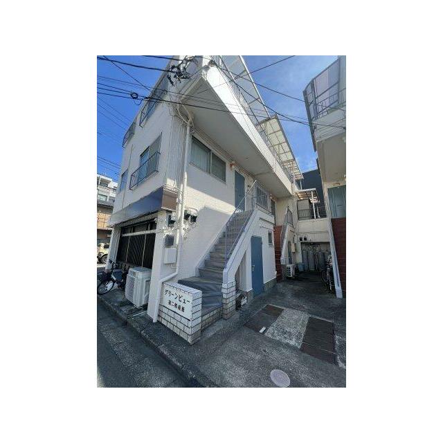 自転車は物件の階段下スペースに置いていただけます♪