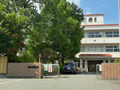 秦野市立本町中学校
