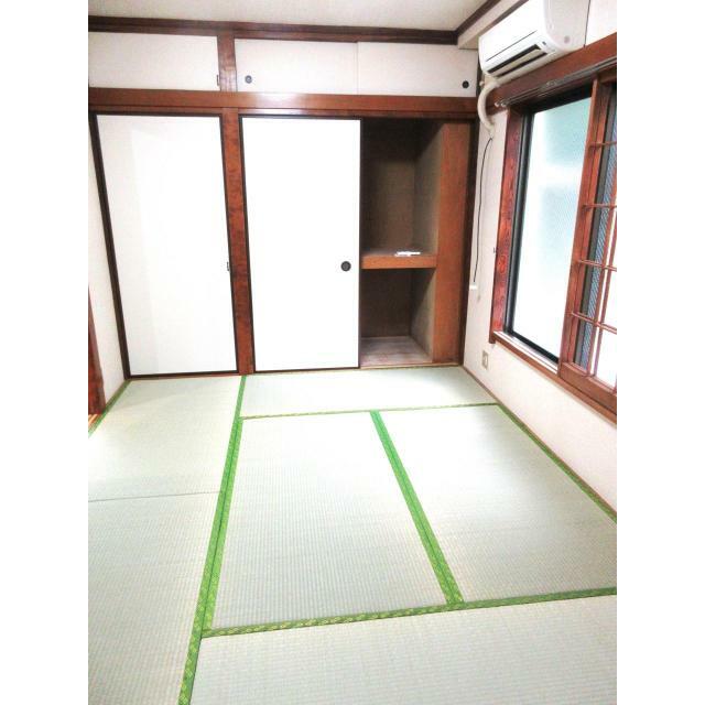 押入れ付きの和室6帖