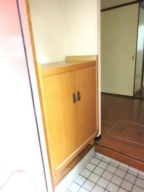 シューズボックス付き