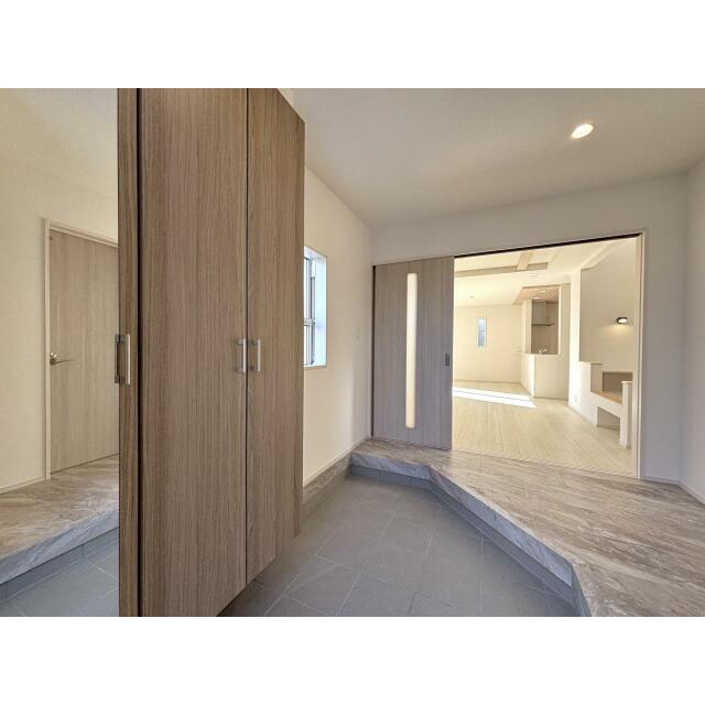 玄関(2)（1号棟）