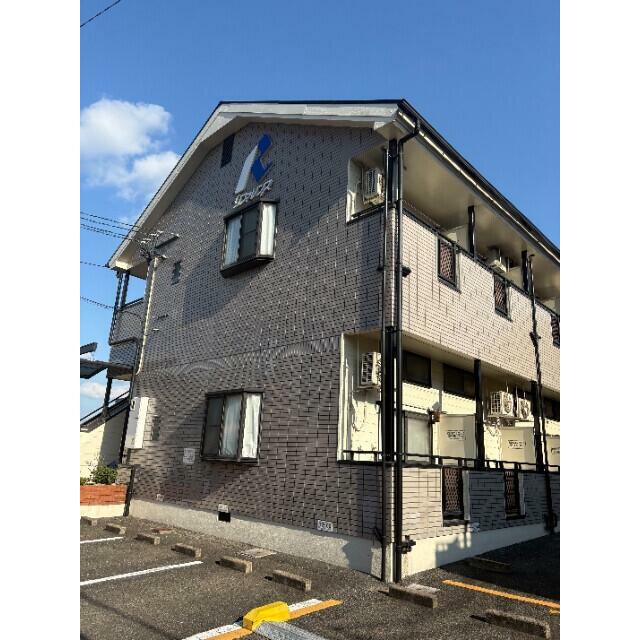 広々駐車場完備♪コインランドリーもあります♪