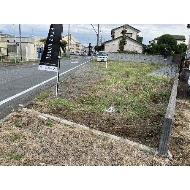 外観です。一部ブロック塀＋目隠しフェンス施工済みです。