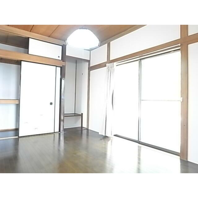 洋室６帖天袋付きなので収納たっぷりです！