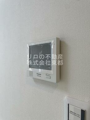 訪問者が一目で分かるＴＶモニタ付インターホンです！