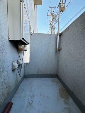 屋外洗濯機置場