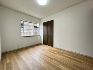 2階洋室「約6帖の洋室です。」