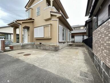 駐車場「L字2台駐車可能です(車種制限あり)」