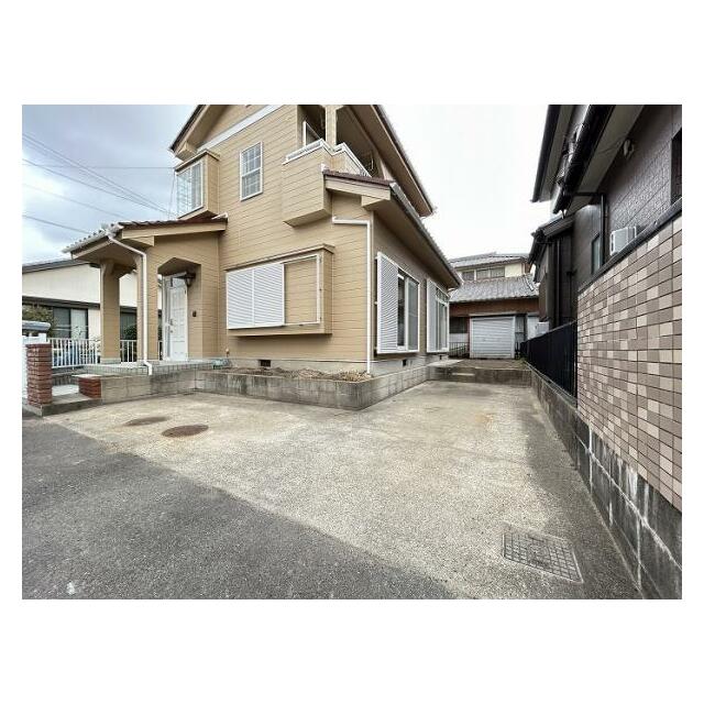 駐車場「L字2台駐車可能です(車種制限あり)」