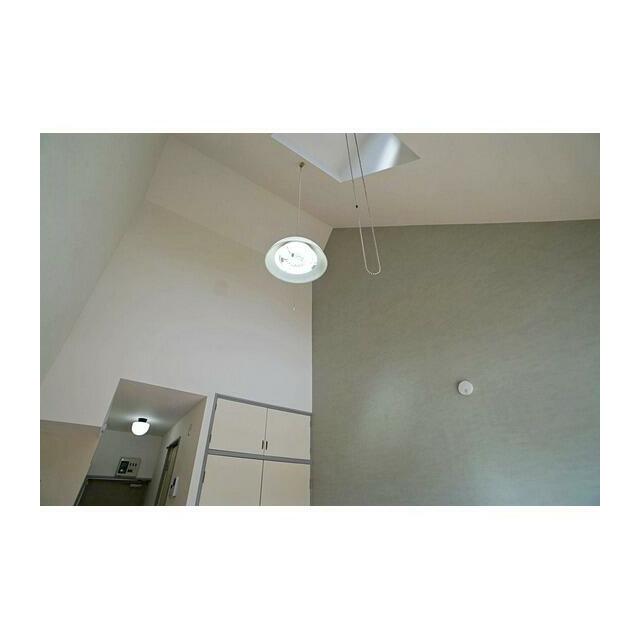 天井高く開放感のあるお部屋